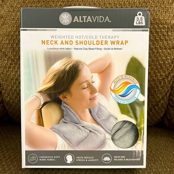 Neck and Shoulder Wrap - NWT - Picture 1 of 4